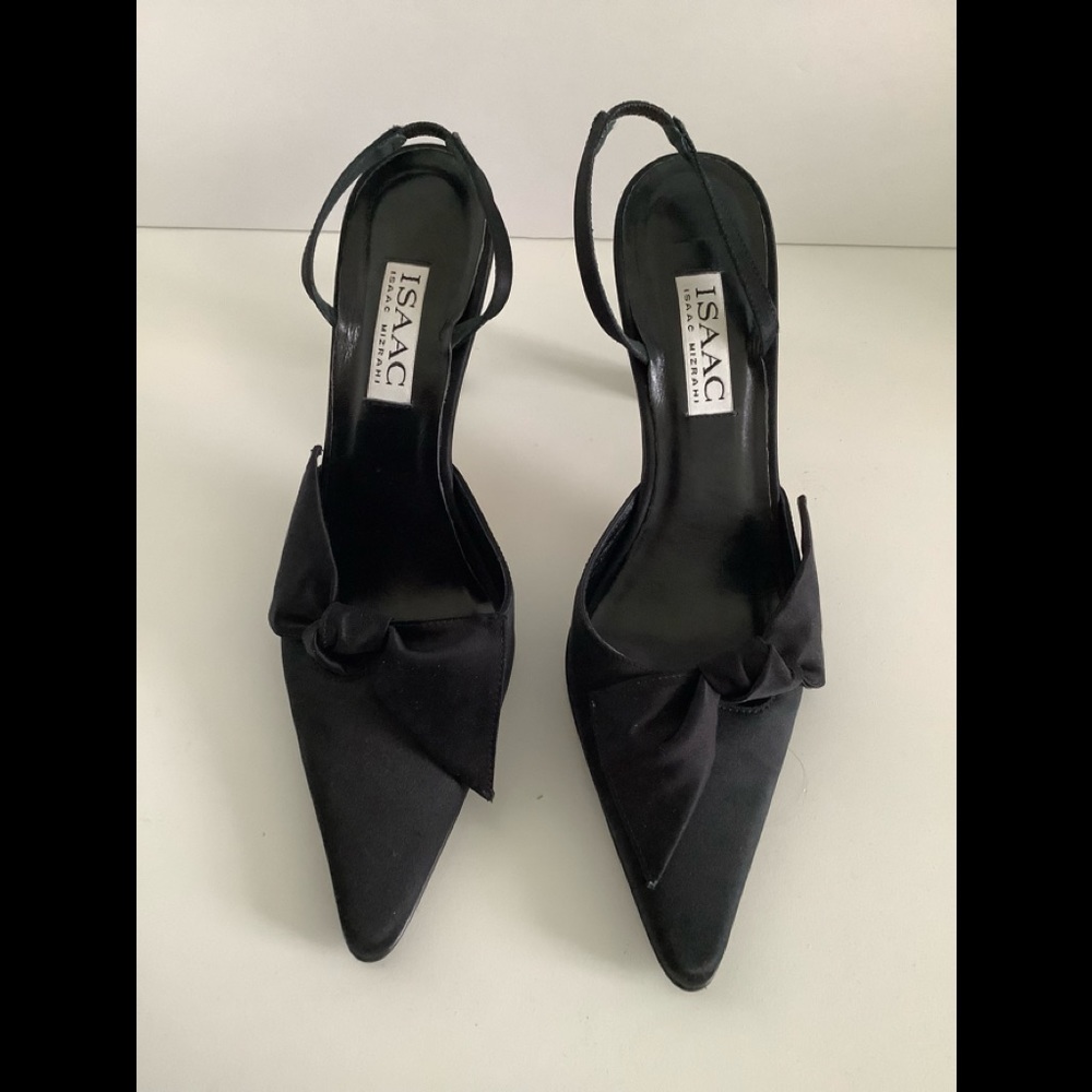 ISAAC MIZRAHI BLACK SATIN SHOES WITH LARGE BOW DETAIL